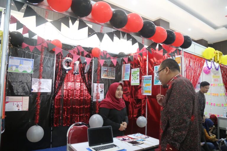 Gelar Karya Mahasiswa Psikologi: Dari Pengaruh Shalat pada Agresifitas hingga Bukukan Pengalaman di Rumah Sakit Jiwa