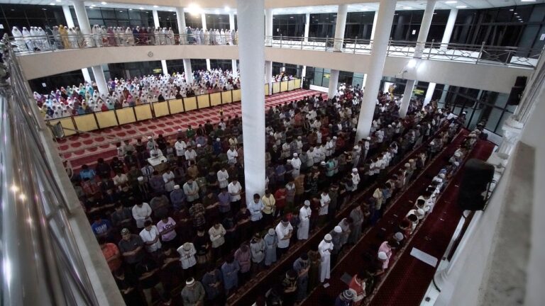 Gelar Sholat Gerhana, Masjid AR Fachruddin Ajak Jamaah Hayati Kebesaran Allah