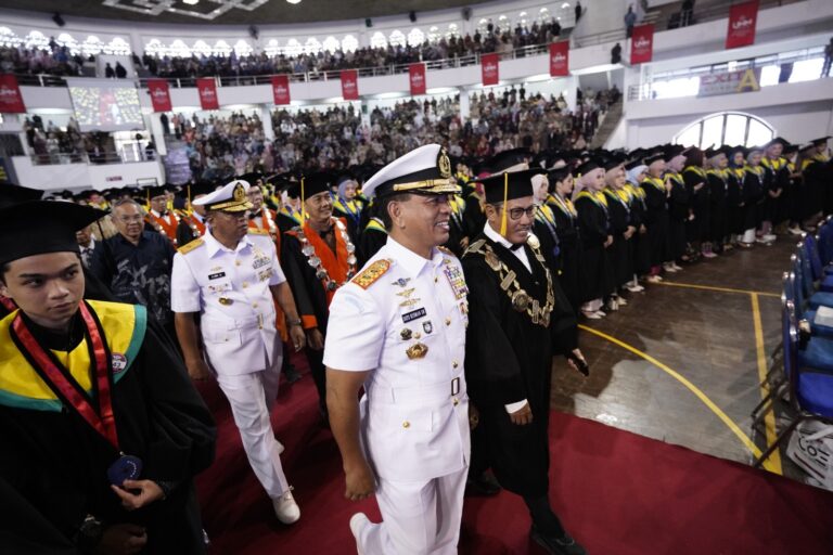 Gubernur Akademi AL di Wisuda UMM: Pemuda Jadi Senjata Keselamatan Negara