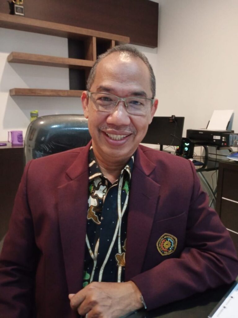 Guru Besar Komunikasi Tradisional UMM Jadi Pembicara di Forum Dunia Melayu Dunia Islam