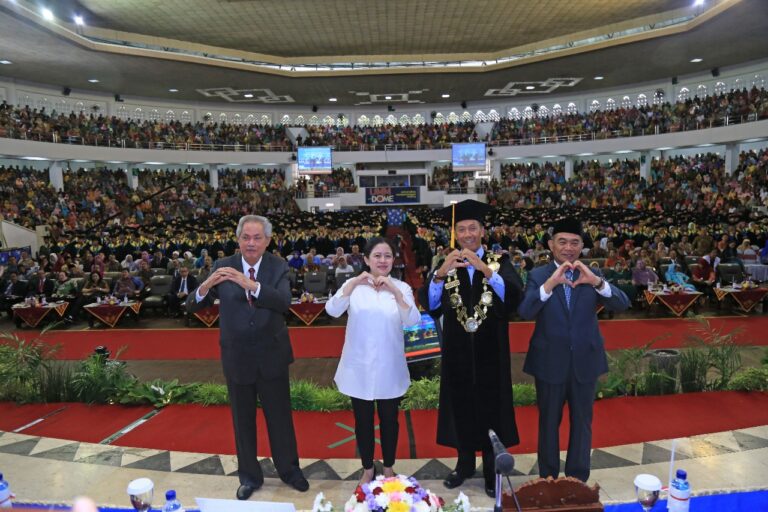 Hadiri Wisuda ke 88, Puan Maharani Ajak UMM Turut Serta Bangun SDM Indonesia yang Berkualitas