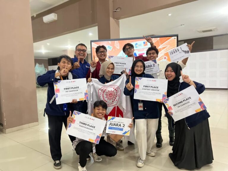 Ilmu Komunikasi UMM Borong Juara di Ajang Internasional SILAT APIK