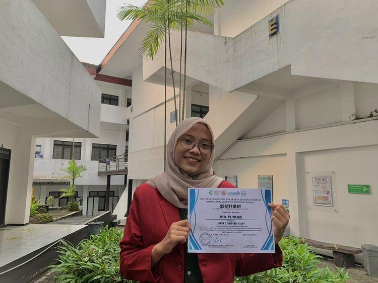 Kaji Gel Anti Jerawat Herbal, Mahasiswa UMM Ini Juara Lomba Esai Nasional