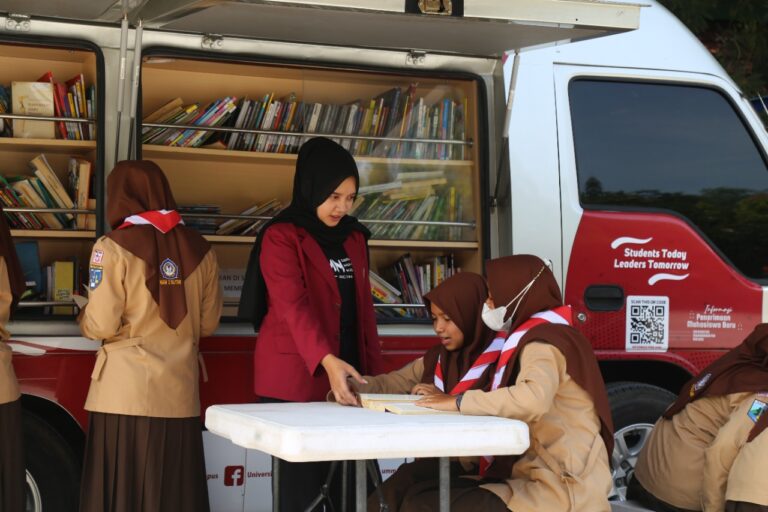 Kelas Reporter hingga Medis, UMM Bagi Pengetahuan Baru Siswa Blitar