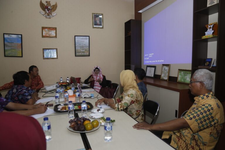 Kelompok Peneliti Kewarganegaraan UNS Studi Banding ke UMM