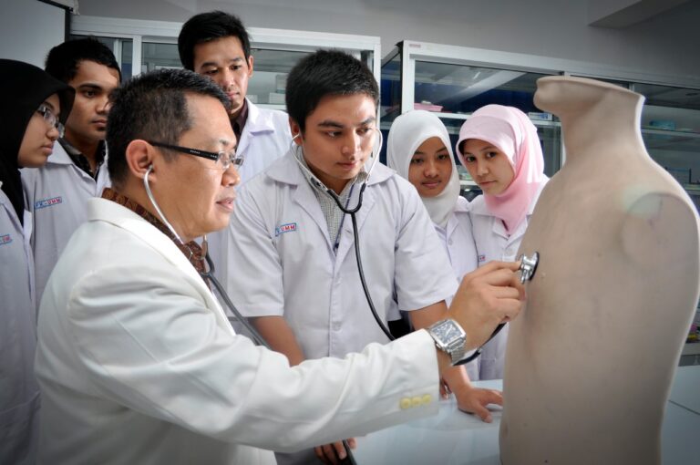 Kenalkan Terapi Gen Bagi Penderita Kanker, Mahasiswa FK UMM Ini Menangi Kompetisi Penulisan Artikel Nasional