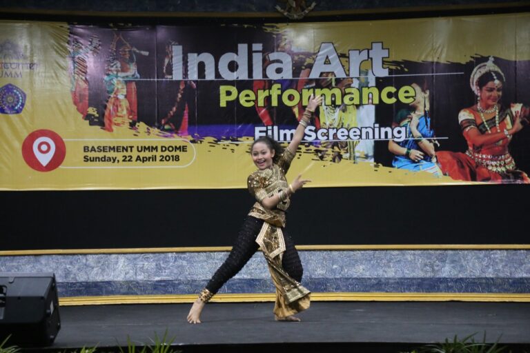 Kunjungi UMM, Dubes India Buka Gelaran Senam Yoga Massal dan Resmikan India Corner