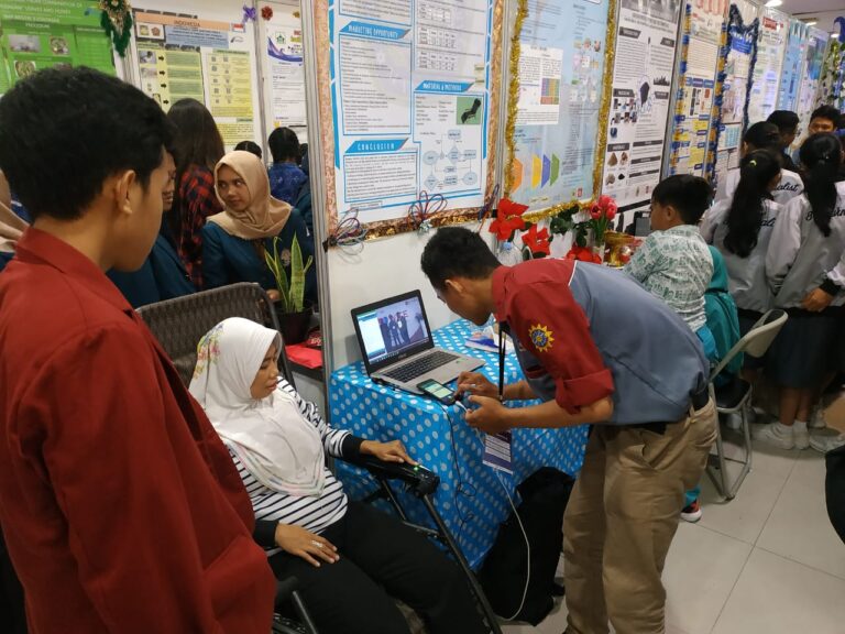 Kursi Terapi Penghilang Stres Menangi Ajang Inovasi ASEAN