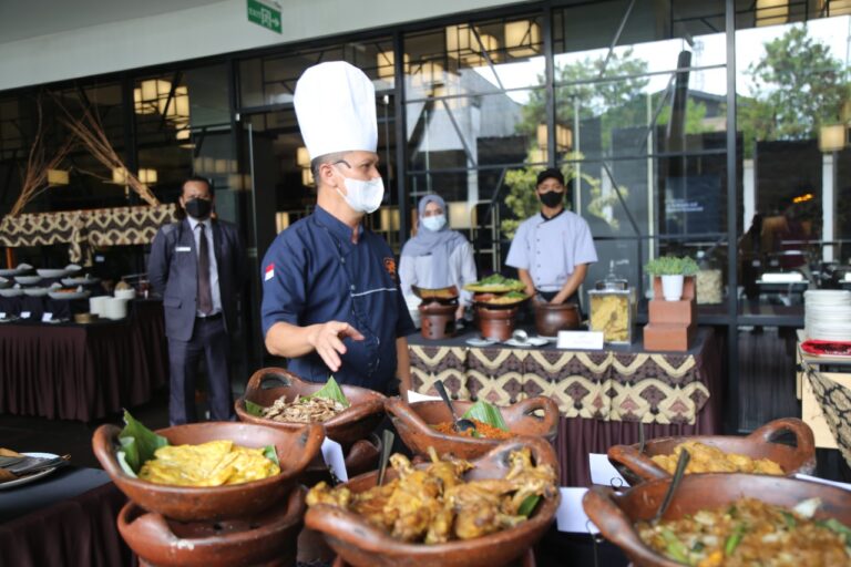 Legacy Rayz Hotel UMM Sajikan Menu Baru, Mi Kluntung hingga Nasi Ulam