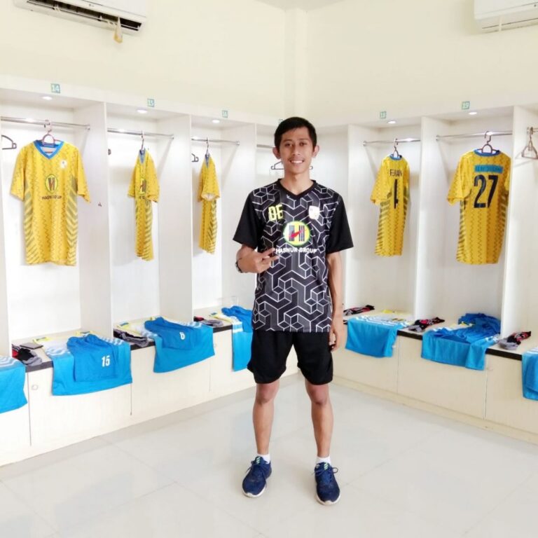 Lulusan Fisioterapi Ini Sukses Berkiprah Jadi Fisioterapis Profesional PS Barito Putera