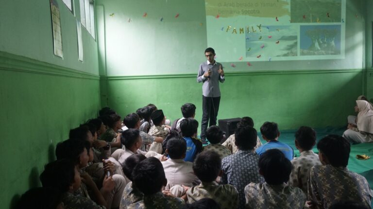 Mahasiswa Asing UMM Bagi Cerita Kehidupan Orang Yaman di Pandanmulyo