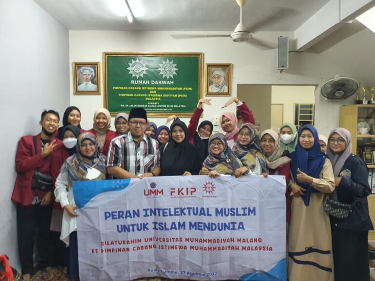 Mahasiswa KKN UMM Dorong Potensi Siswa di Malaysia