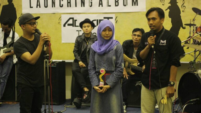 Mahasiswa Komunikasi UMM Borong Penghargaan di Social Media Day Award 2016