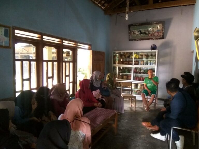 Mahasiswa UMM Inisiasi Festival Pasar Apung Senggreng