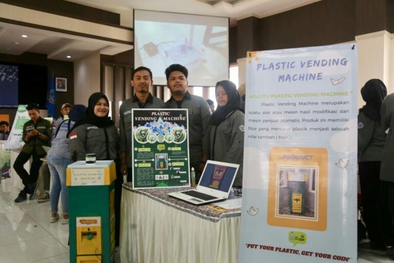 Mahasiswa UMM Kampanyekan Go Green lewat Inovasi Teknologi Hemat Energi