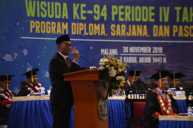 Menko PMK Orasi di Wisuda UMM: Pendidikan Tinggi Penentu Kualitas Manusia Indonesia