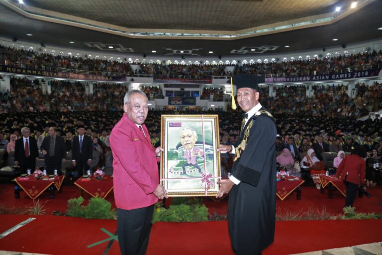 Menteri PUPR Ajak Wisudawan UMM Tingkatkan Pembangunan Infrastruktur Menuju Indonesia Maju