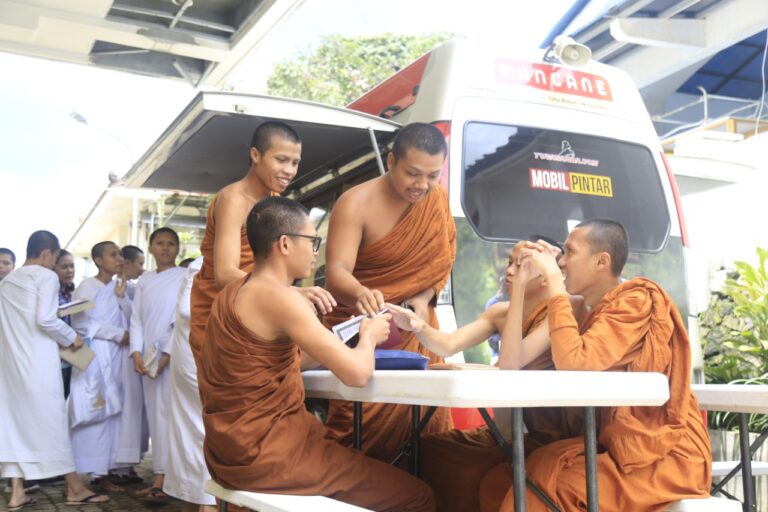 Mobil KaCa UMM Bikin Kelas Vloger di Sekolah Tinggi Agama Budha