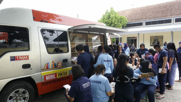 Mobil KaCa UMM Sambangi Lapas, WBP Sampai Minta Tunda Pengembalian Buku