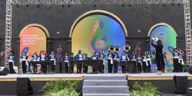 Paramotor dan Marching Band UMM Meriahkan Musywil Muhammadiyah Jatim