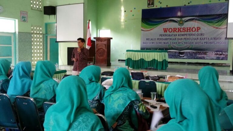 Pascasarjana UMM Latih Para Guru Menulis Karya Ilmiah