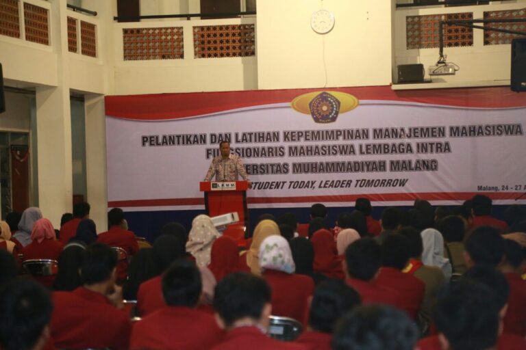 Pelantikan fungsionaris lembaga Intra Universitas Muhammadiyah Malang