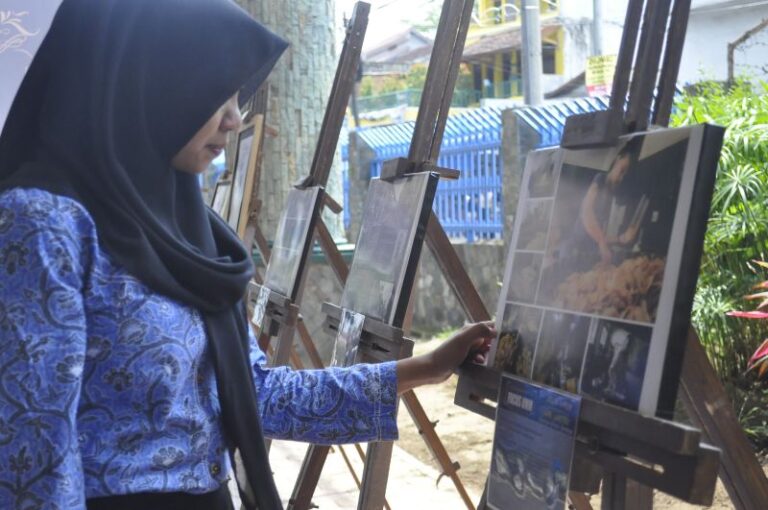 Peringati Hari Kartini, FOCUS Pamerkan Foto Karya Perempuan