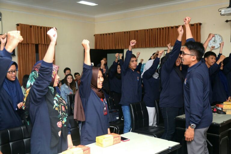 Perkaya Pengalaman, Para Calon Guru FKIP UMM Magang dan KKN di Thailand