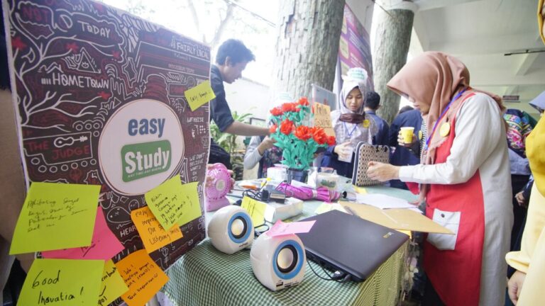 Prodi Bahasa Inggris UMM Kreasikan Produk Media dan Sumber Belajar