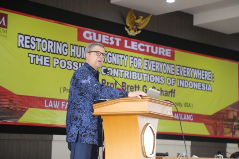 Profesor Hukum Asal Amerika Serukan Kembali Deklarasi Universal HAM