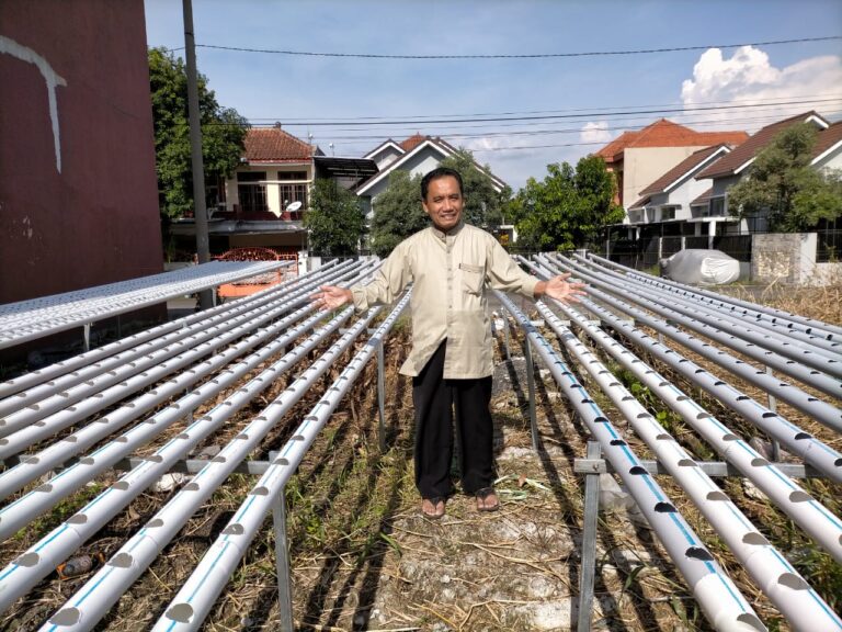 Profesor Ini Hobi Sebar Virus Bercocok Tanam