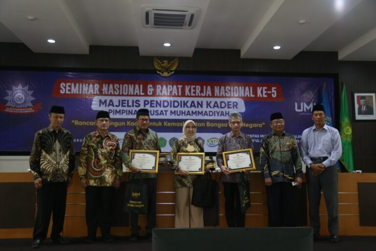 Rakornas MPK Muhammadiyah di UMM: Penghargaan Tiga Kader Muhammadiyah yang Mendunia