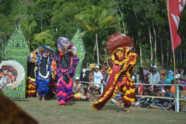 Rawat Budaya, Mahasiswa UMM Gaungkan Kembali Seni Barongan