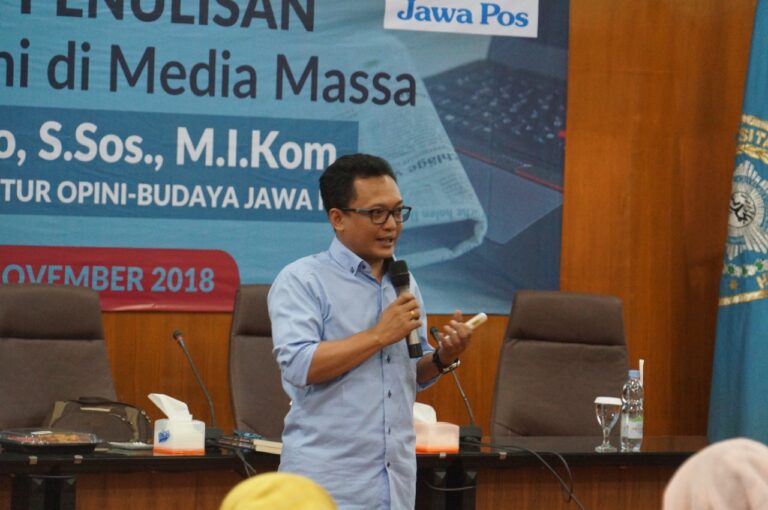 Redaktur Senior Jawa Pos Beri Tips Menulis Esai Populer ke Dosen dan Karyawan UMM