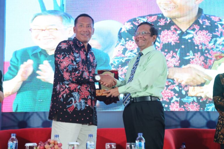 Pesan Mahfud MD Buat Milenial UMM: Mari Ikut Wujudkan Indonesia Emas 2045