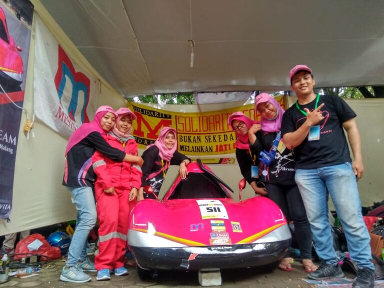 Satu-satunya Tim Berkomposisi Perempuan Lengkap, Tim Srikandi UMM Jadi Pemenang Desain-Estetika Terbaik di Ajang KMHE 2018