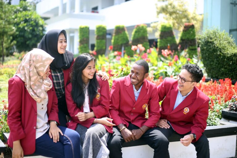 Segarnya Suasana Kampus Putih