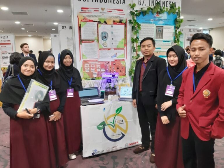 Sisihkan Ratusan Pesaing, Mahasiswa UMM Raih Gold Medal di Singapura