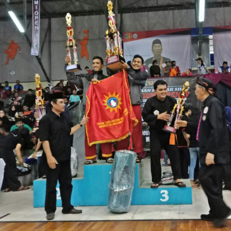 Tapak Suci UMM Sabet Juara Umum Pencak Silat Paku Bumi Open IV Nasional Asia Eropa