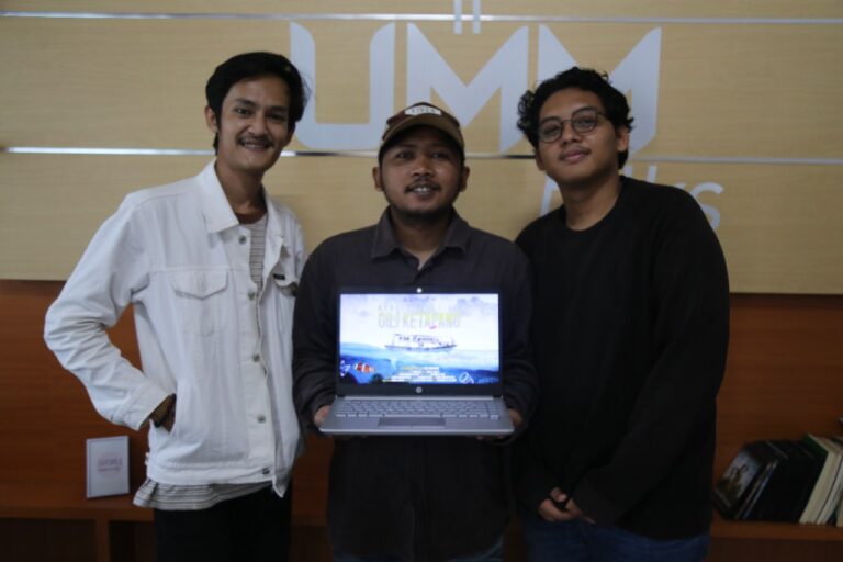 Tiga Mahasiswa Ikom UMM Lulus tanpa Skripsi berkat Film Dokumenter