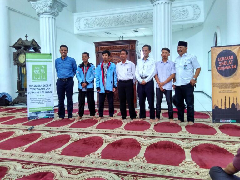 UKM Kerohanian JF Serukan Gerakan Shalat Berjamaah di Masjid