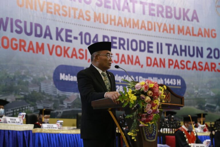 UMM Bekali Wisudawan Dua Jurus Kesuksesan
