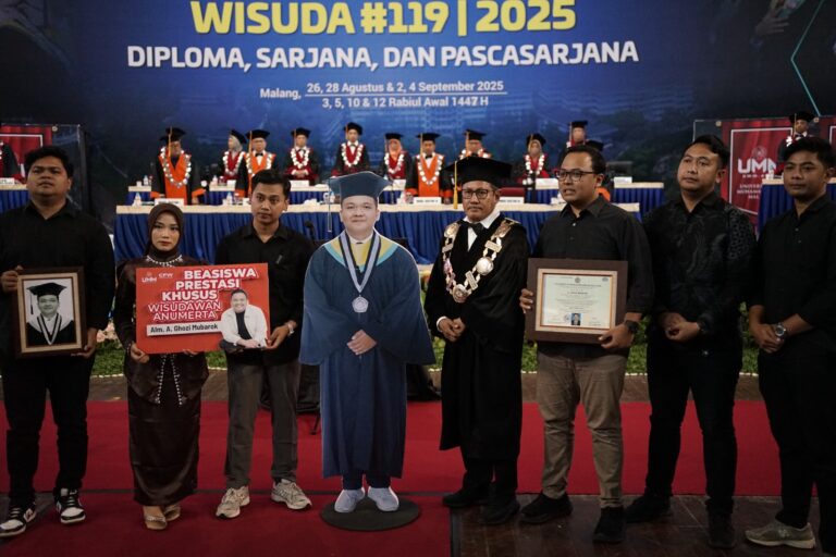 UMM Beri Beasiswa Pengembalian Biaya Studi pada Ghozi dan Jadi Wisudawan Anumerta