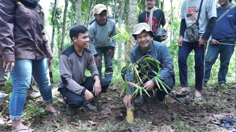 UMM Ikut Jaga Sumber Mata Air Terakhir di Desa Kucur