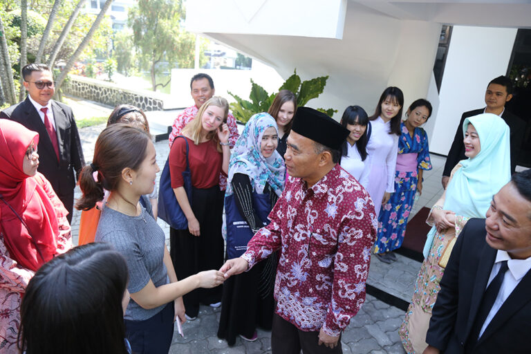 UMM Sambut Mahasiswa Asing Penerima Beasiswa Darmasiswa