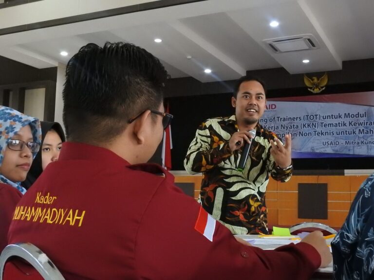 UMM dan USAID Teken Perjanjian Pelatihan KKN-KWU