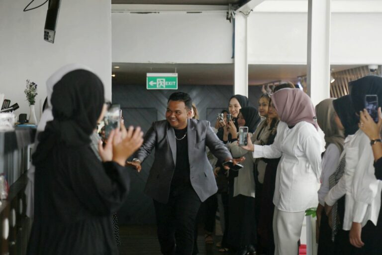 Unik, Rayz Hotel UMM Tampilkan Sky Fashion Week