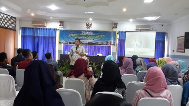 Wisudawan UMM Dilatih Hadapi Dunia Kerja