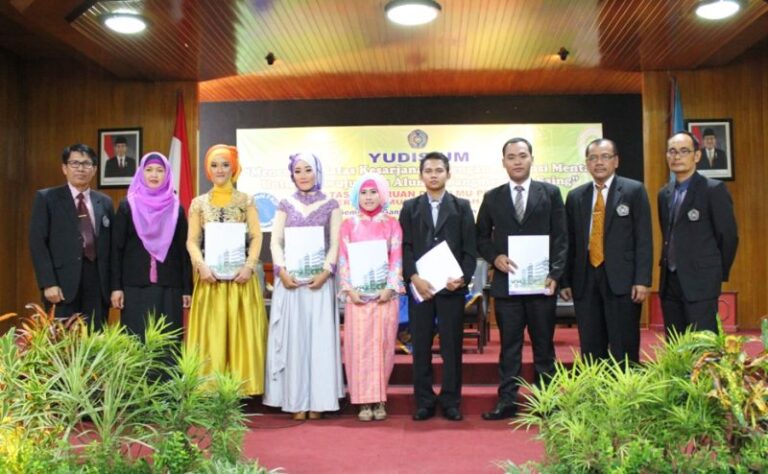 Yudisium FKIP Usung Tema Revolusi Mental