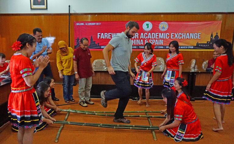 Farewell Party 20 Mahasiswa Tiongkok, Terkesan Keramahan UMM